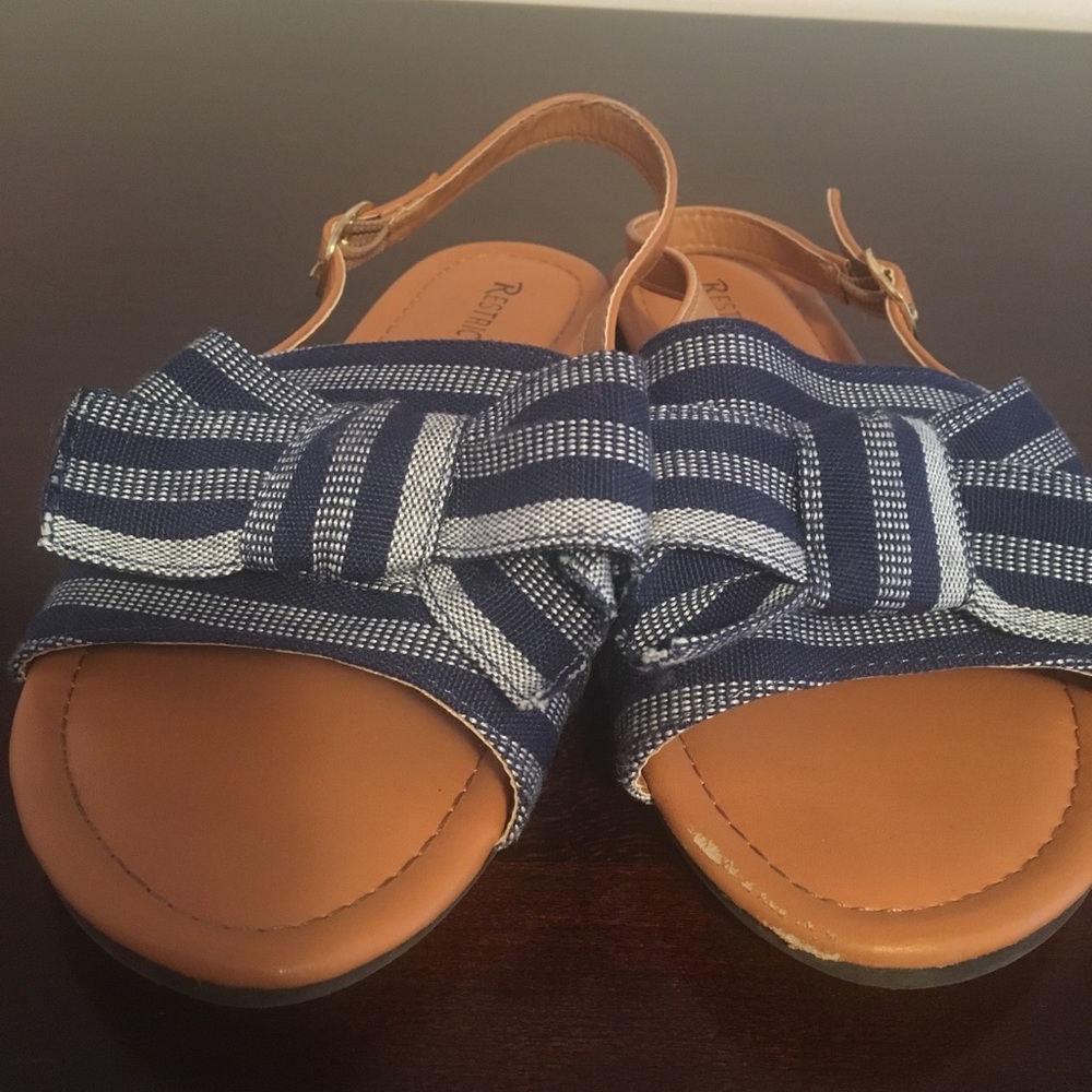 Restricted sandals - Picture 3 of 3